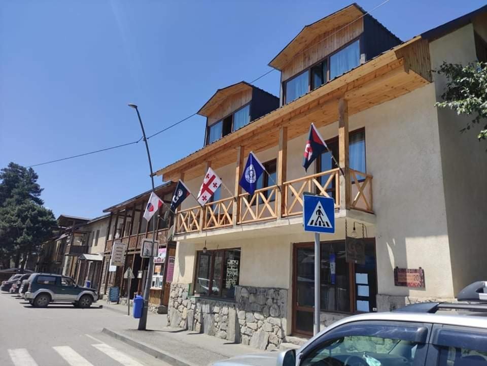 Guesthouse Edelweiss Mestia Zewnętrze zdjęcie