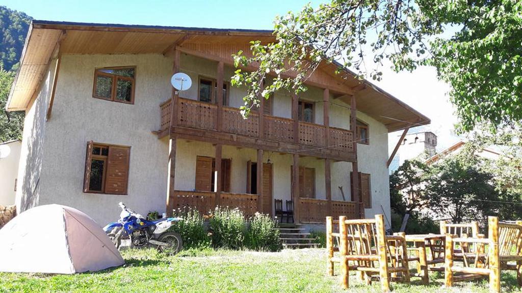 Guesthouse Edelweiss Mestia Zewnętrze zdjęcie